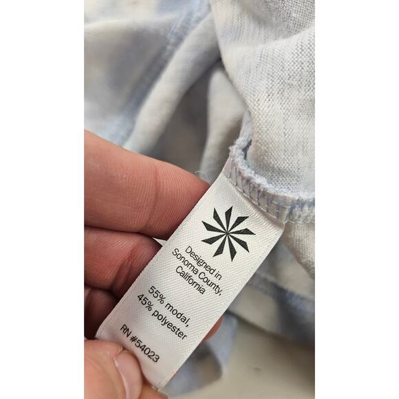 Athleta size M chambray high collar tank tie-dye blue white modal blend EUC boho - Picture 5 of 7